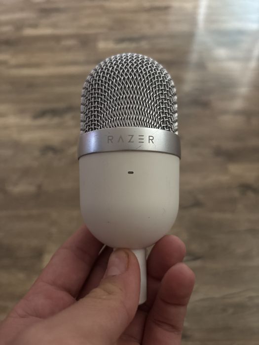 Vand microfon razer seirenv3 mini white