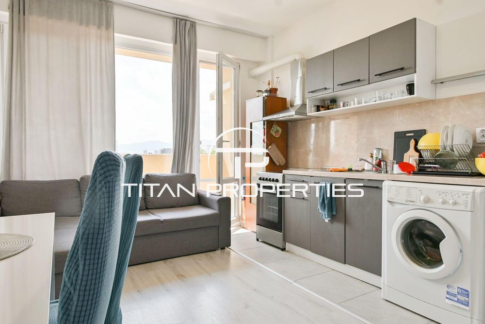 Тристаен за продажба в ж.к Дружба 1