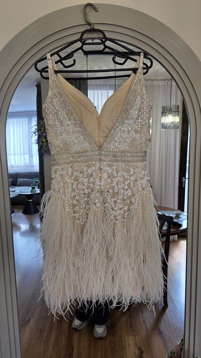 Официална рокля с естествени пера