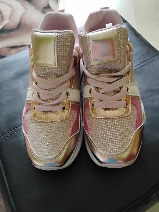 Дамски маратонки