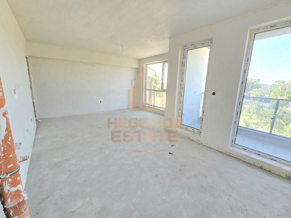 Продава се Тристаен апартамент в Варна, Левски - 88 кв.м за 2046 €/кв.м - Снимка #2