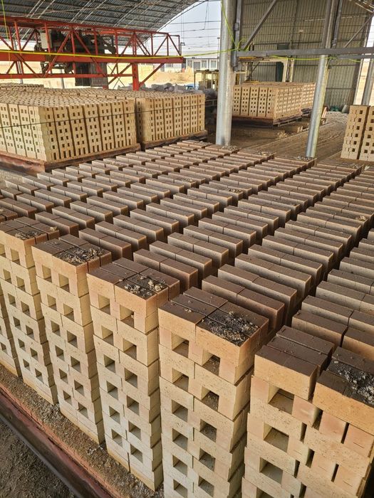 Teshik va butun gisht donali