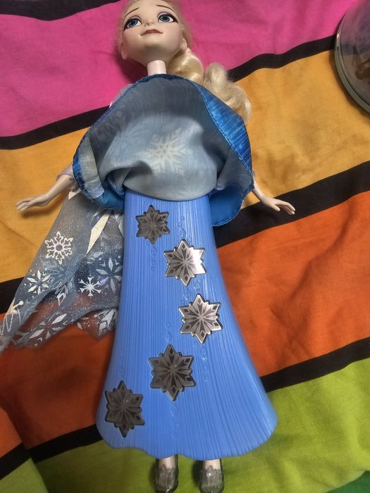 Пееща музикална кукла Елза и лампа проектор