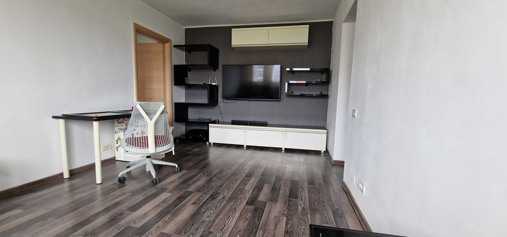 Inchiriez apartament 3 camere, spatios, recent renovat, langa Metrou Dristor, cu loc de parcare inclus