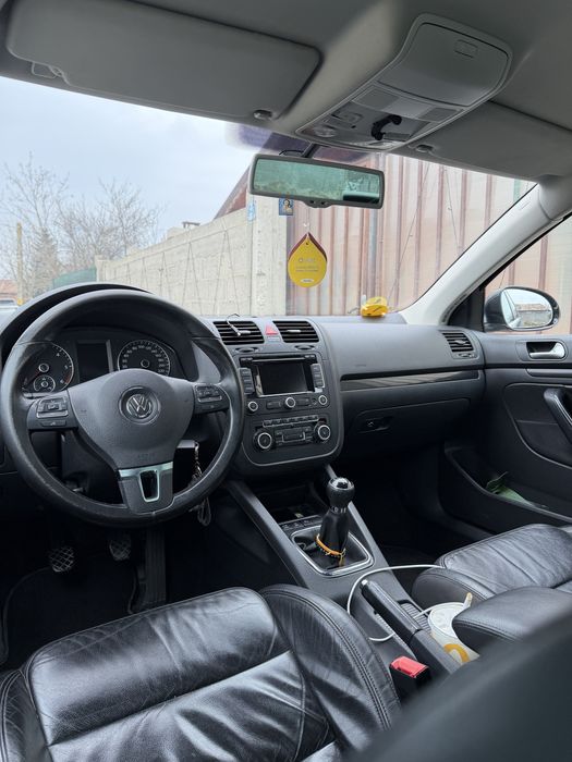 Vand VW JETTA 2.0 tdi 2010