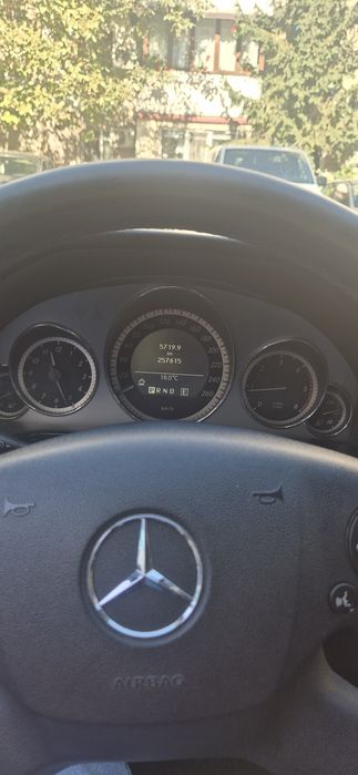 Mercedes-Benz E220 CDI