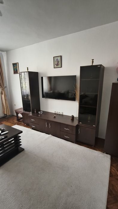 Apartament de închiriat.