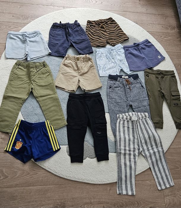 Pantaloni pentru bebe
