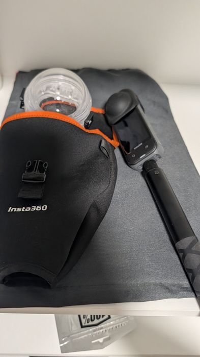 Insta 360 X5 carcasa subacvatica