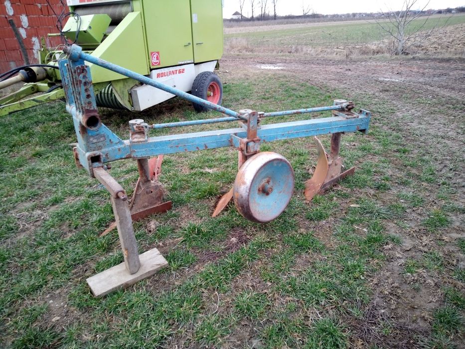 Vând plug aproape nou 3+1