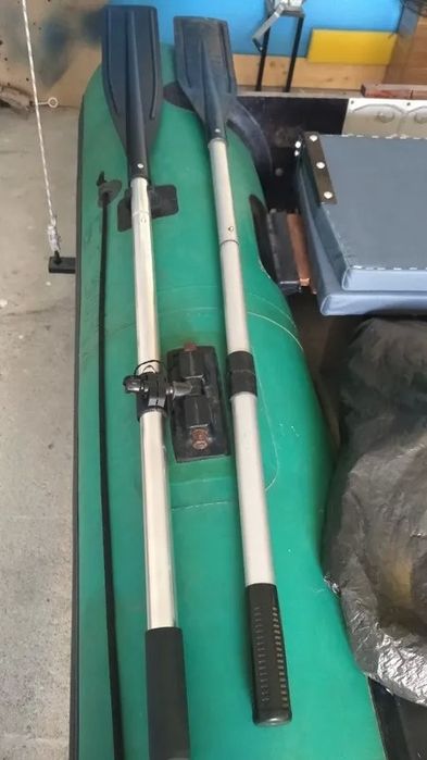 Весла для лодки.