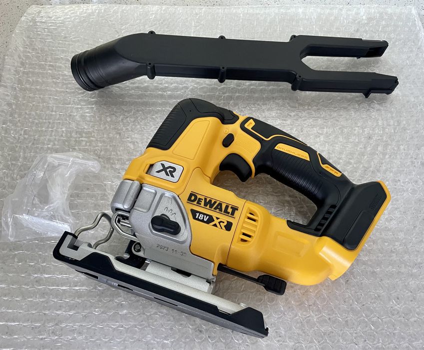 DeWALT Pendular DCS 334 XR. / (CZECH REPUBLIC.) Original Nou !