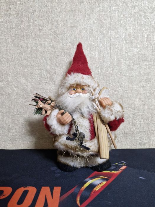 Новогодняя игрушка дед мороз