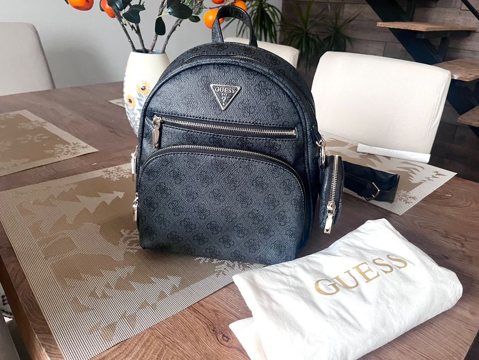 Продадена! Дамска раница GUESS – черна, оригинална, с калъф и портмоне