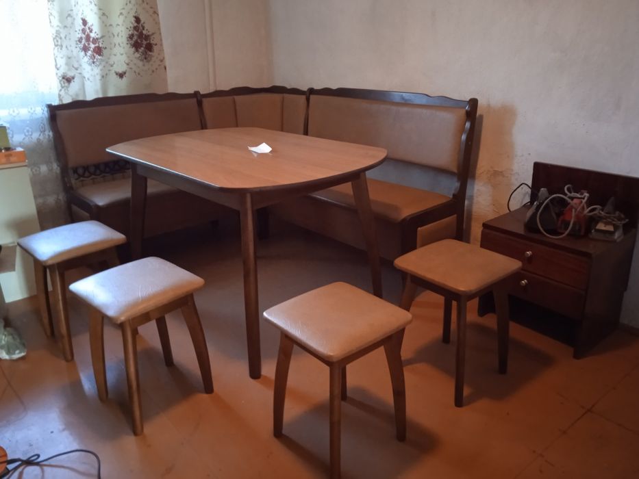 Продам стенку и обеденную зону