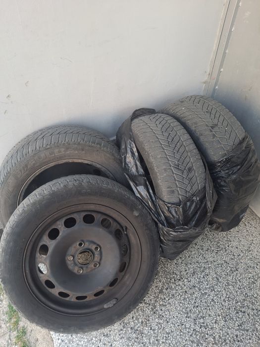 Гуми с джанти от VW Passat + подарък тазове