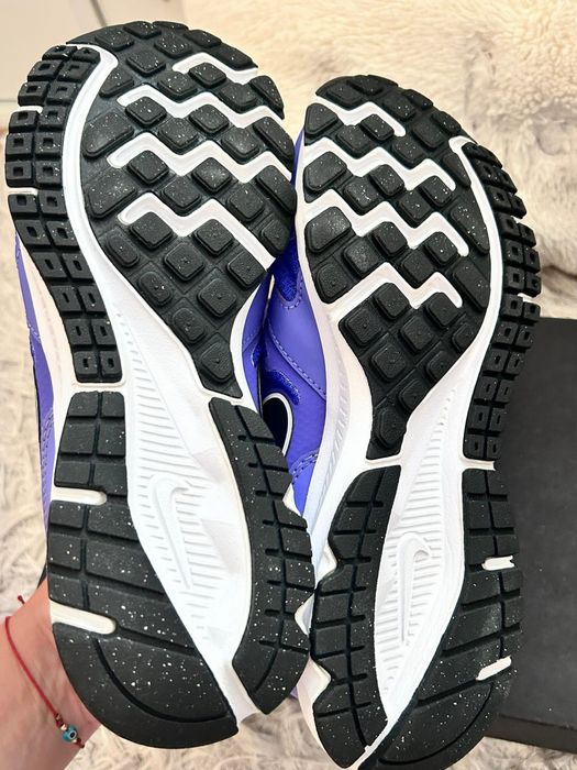 Маратонки Nike 38.5