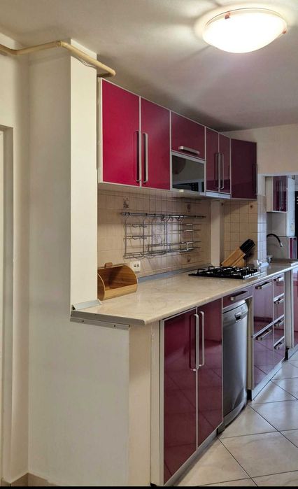 Închiriez apartament 3 camere 55m²