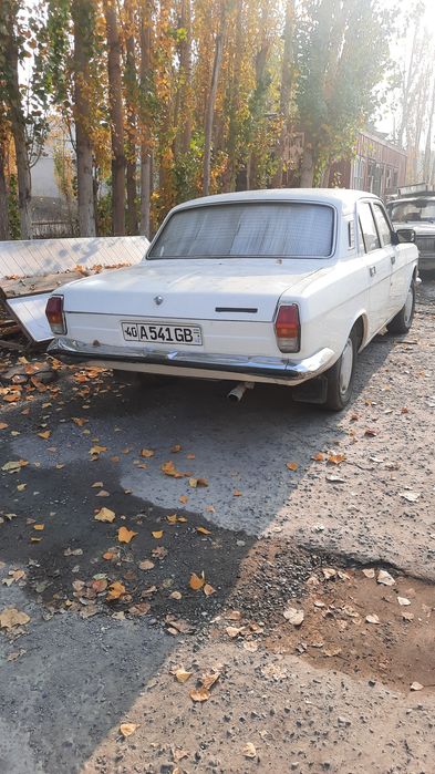 Волга газ 24 сотилади