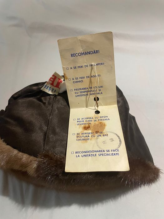 caciula si colier din nurca noi nefolosite-set