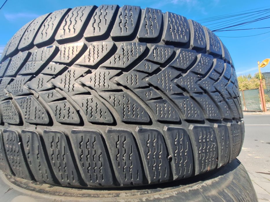 2 anvelope iarna 225/50r17 Dunlop rft Montaj Gratuit