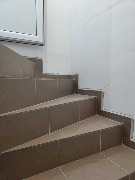 Отдава под наем помещение до парк "Розариум"