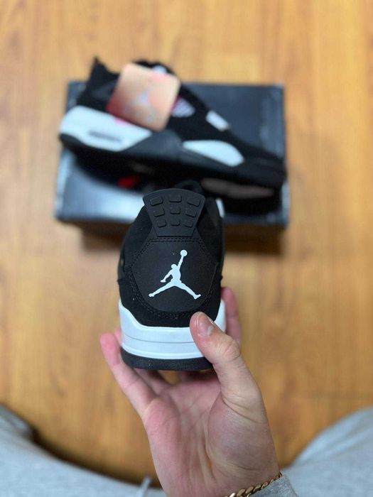 #PREDARE PERSONALA# Nike Air Jordan 4 White Thunder Editie Limitata