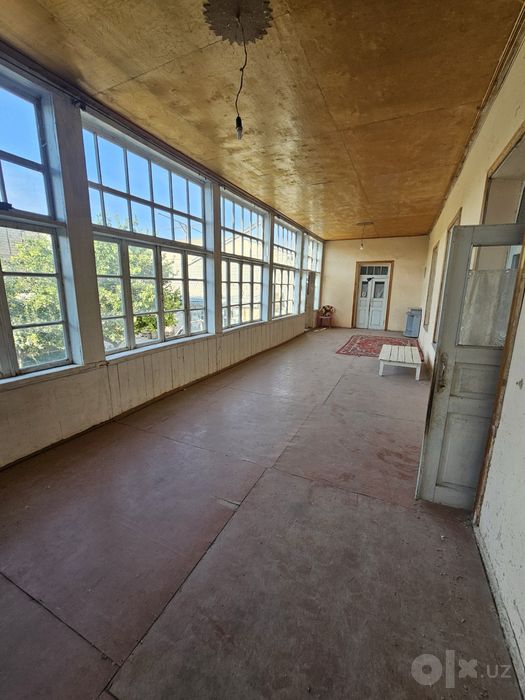 Uzbekkenti yul ustida xovli sotiladi