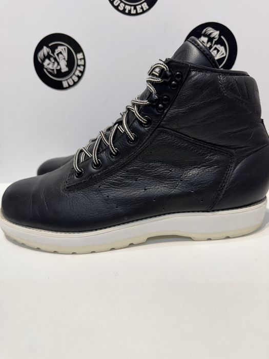 Боти ADIDAS .Номер 41.5