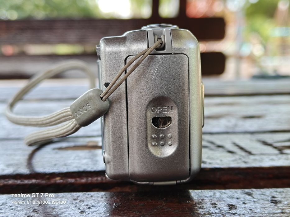 Aparat foto y2k Sony Cyber-shot DSC-S600 CCD
