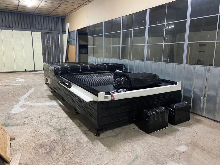 Продавам индустриален CO2 лазерен станок Cormak LC2030EVO 130W, 1500x3000 мм, 2023 г.