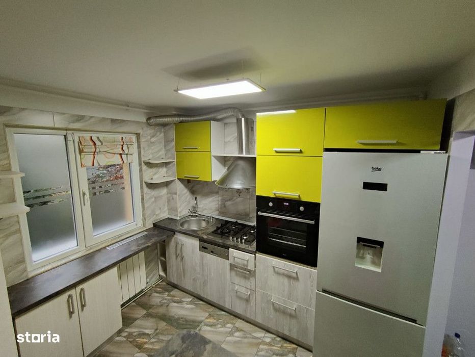 Apartament 3 camere, 69 mp, garaj, pivnita, Manastur, zona Piata Flora