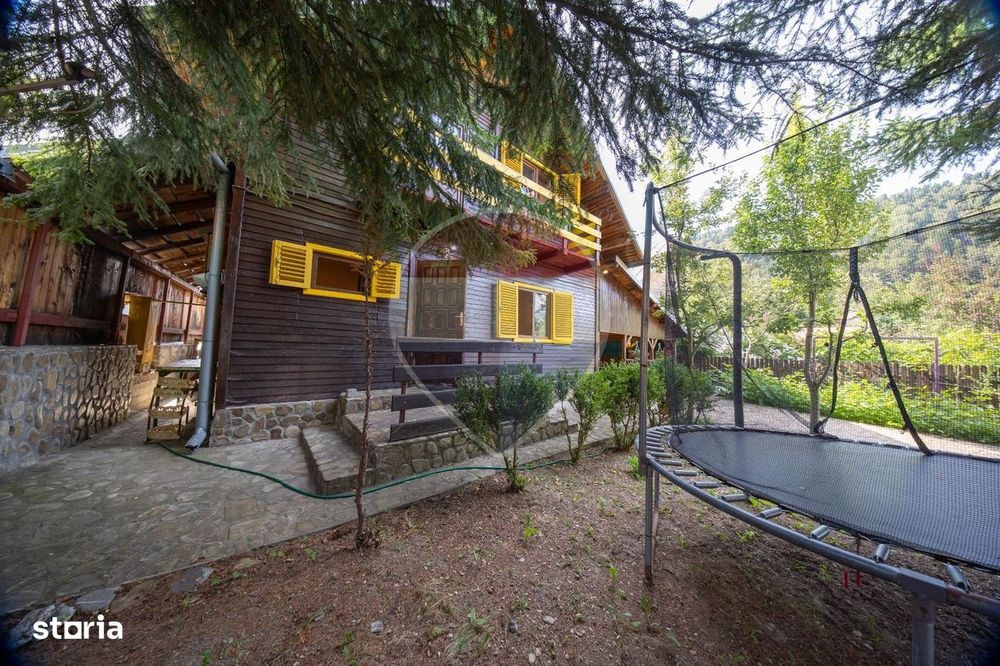 Casă de vacanta, in mijlocul naturii, Azuga!