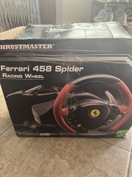 Volan thrustmaster compatibil  cu xbox si pc