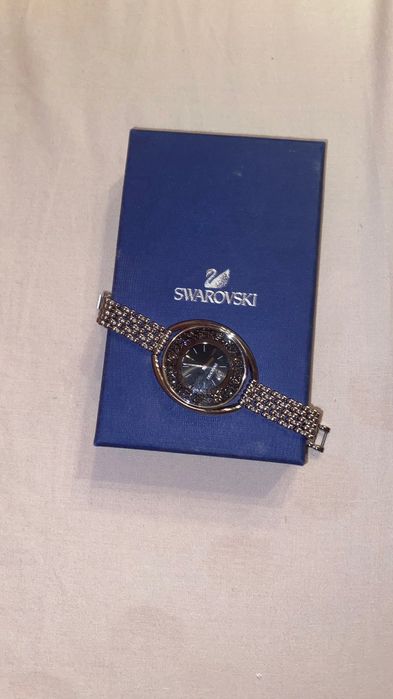 Часовник Swarovski