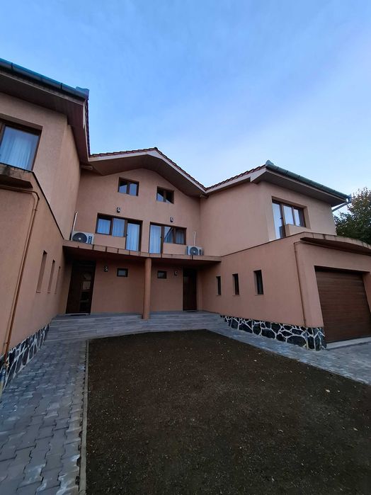 Inchiriez duplex
