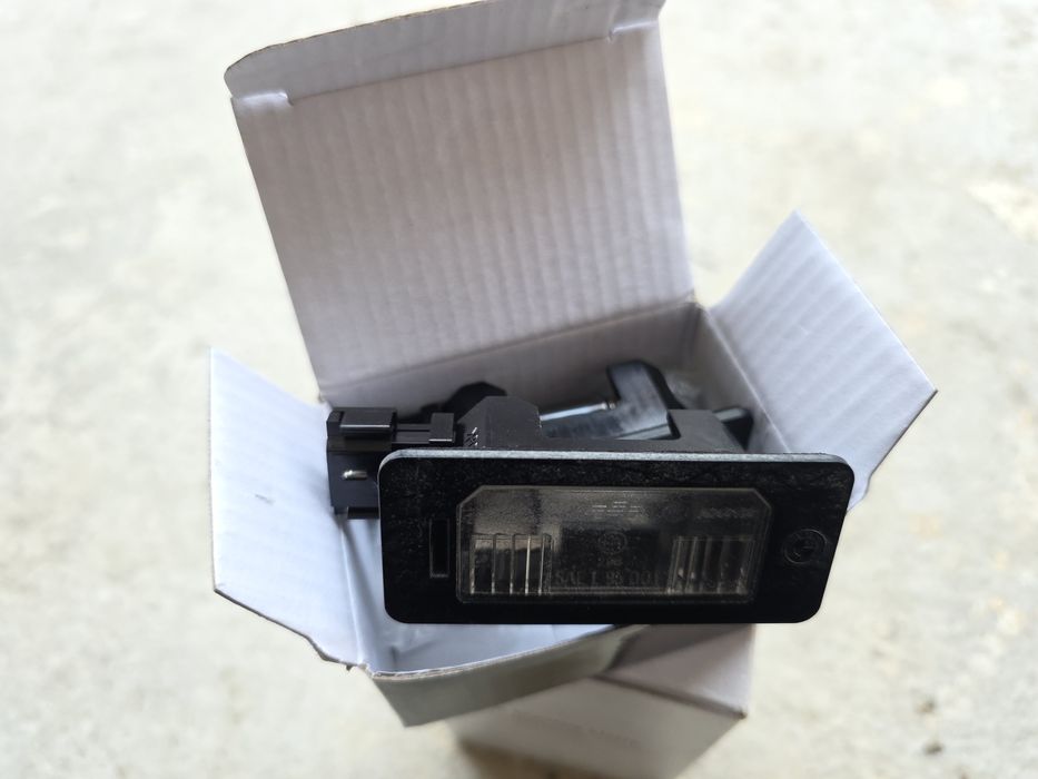 Комплект оригинални плафони на номер за БМВ E60 Facelift