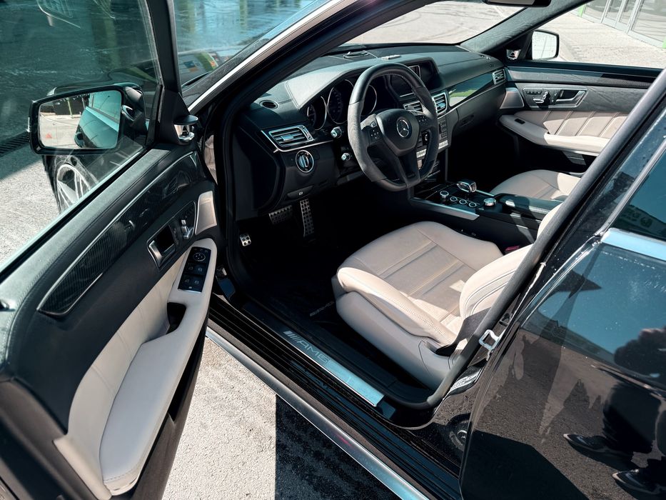 Mercedes-Benz E63 AMG S W212