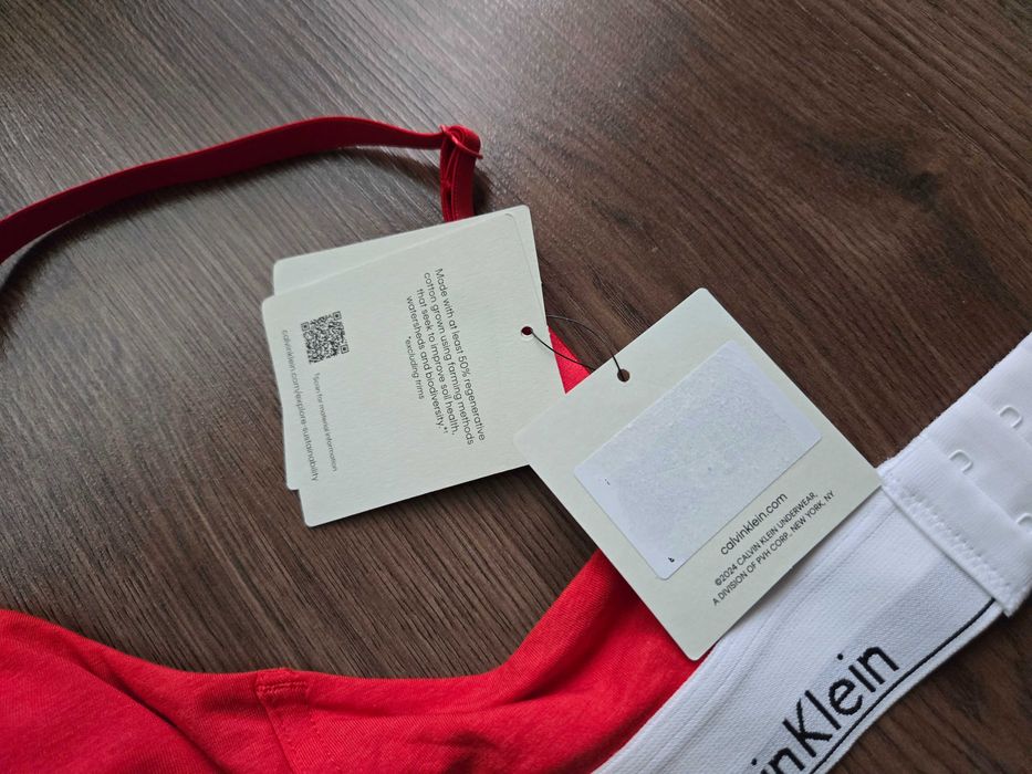 Нов Calvin Klein сутиен и бикини М оригинален с етикети