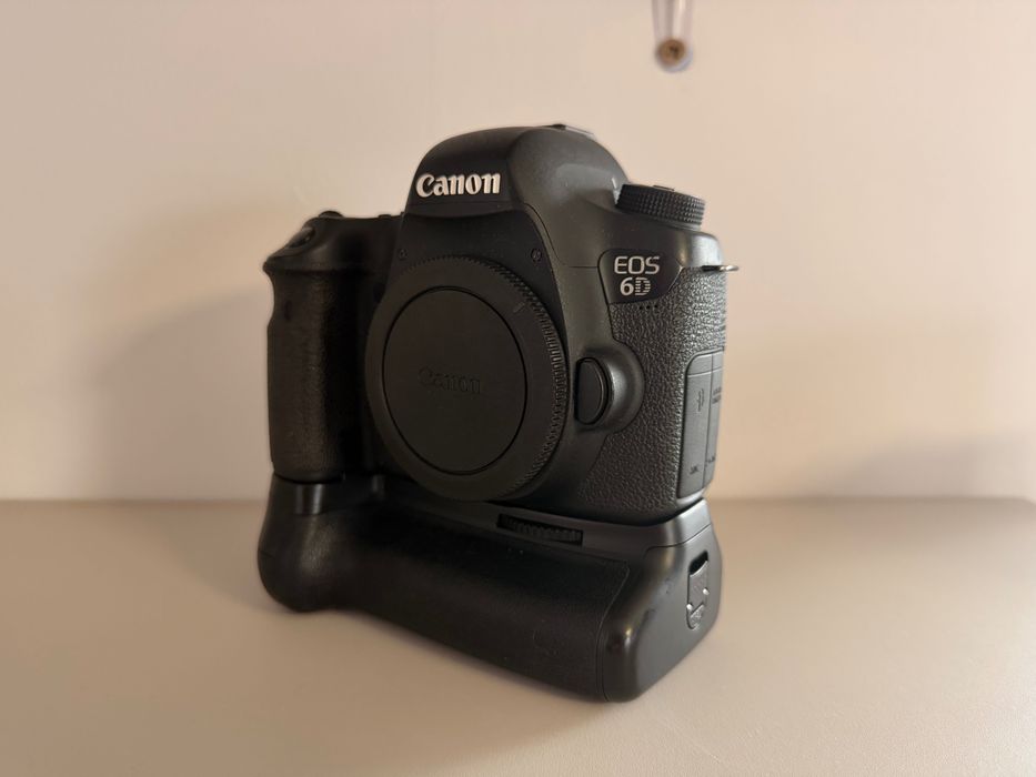 Camera foto DSLR Canon 6D + Grip