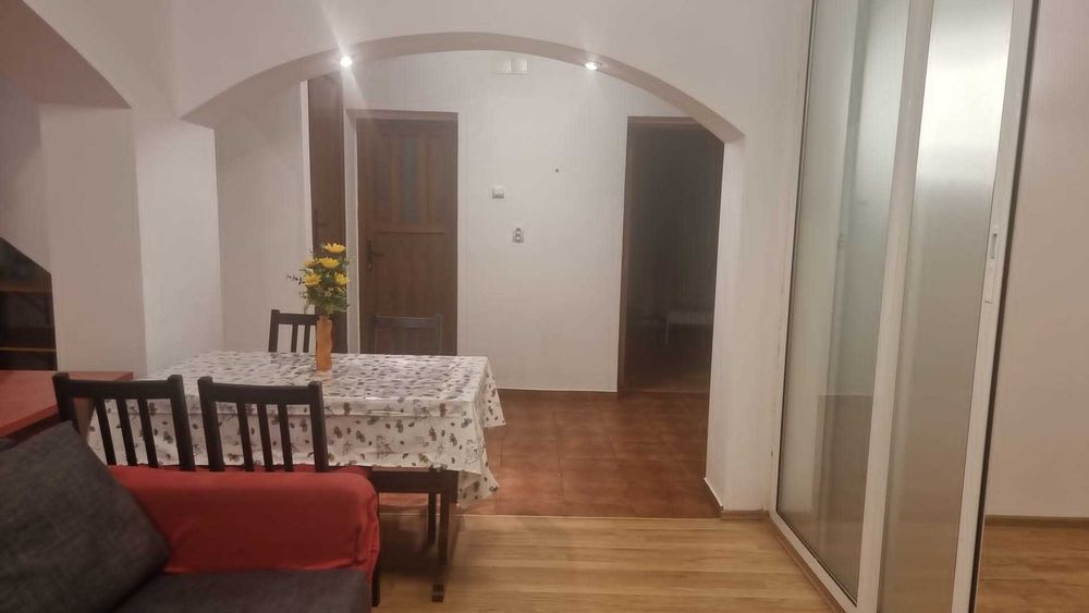Inchiriez casa individuala  cu 3 camere si curte, zona Rosu, Chiajna