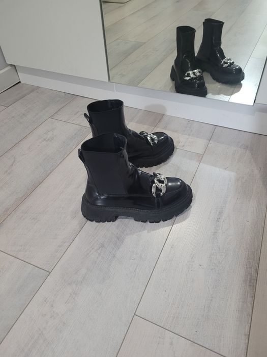 Продам ботинки, лоферы, кроссовки