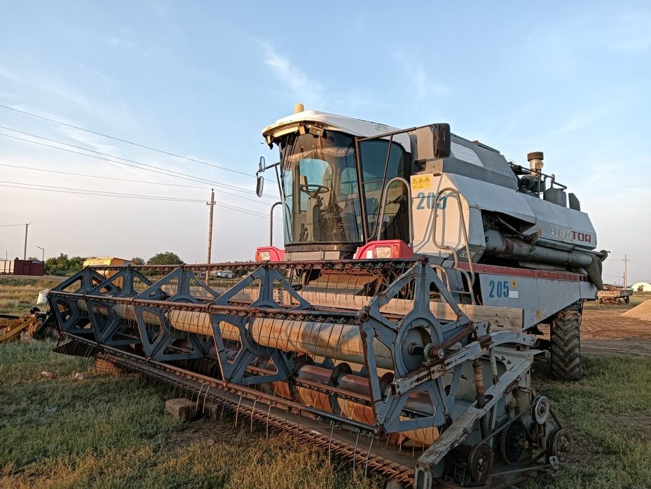 Комбайн вектор 410