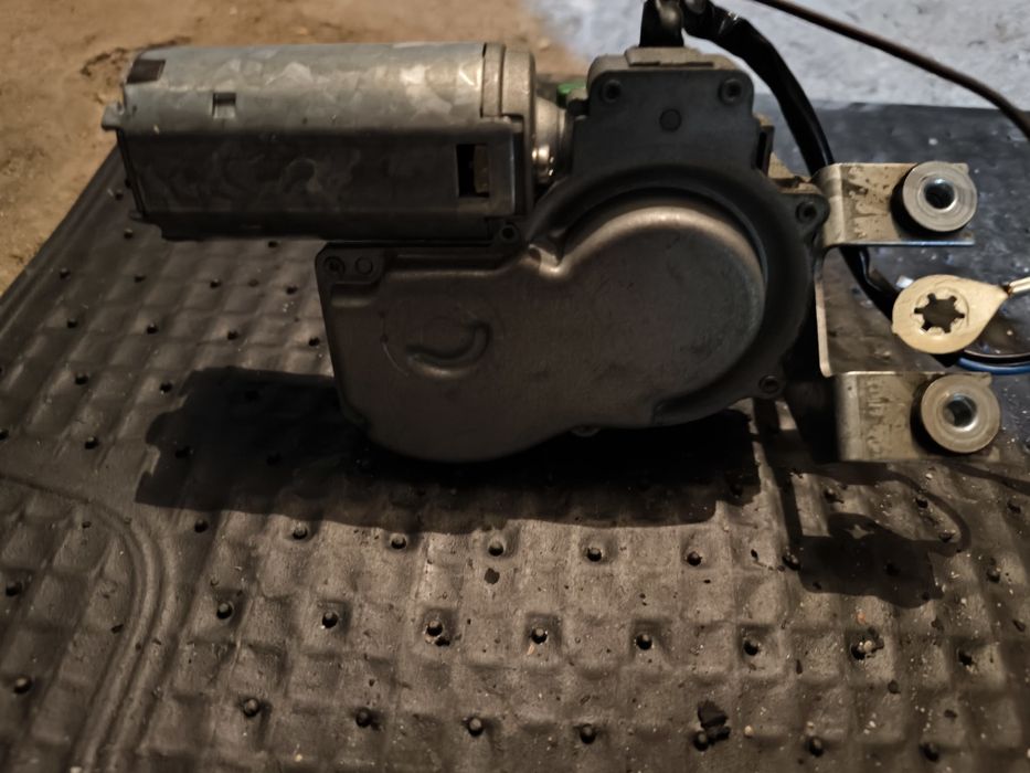 Моторче задна чистачка Опел Корса Б