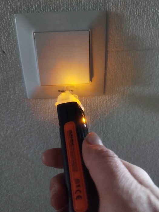 Детектор / тестер за напрежение писалка - 12-1000V AC/DC