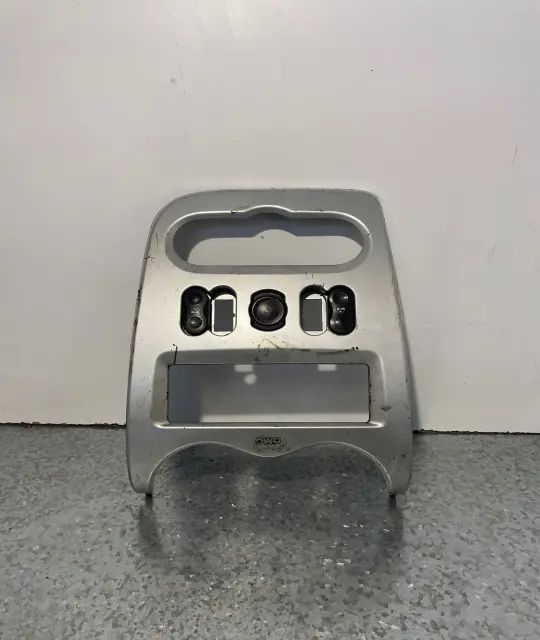 Consola centrala Dacia Sandero 2009 1.4 MPI MT (75 hp)