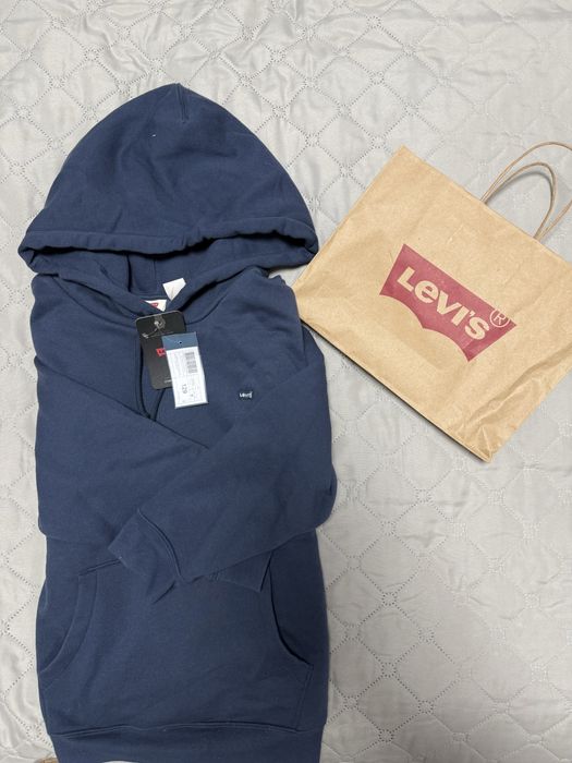 НОВ Суичър Levi’s