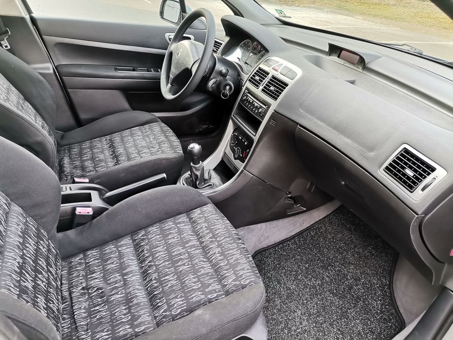 Транспортни услуги за Плевен цялата страна и чужбина 24/7