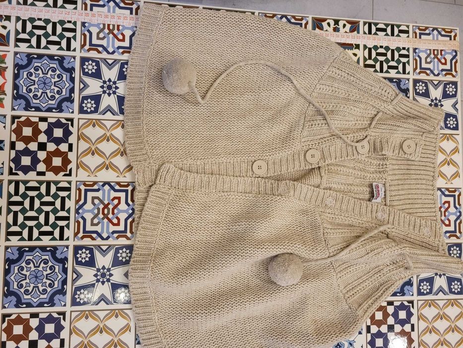 Vand cardigan fara maneci de lana