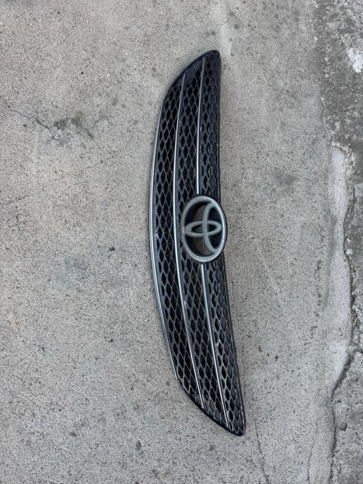 Решетка Камри 30